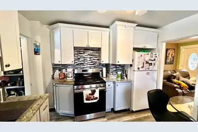 13 Berkley St, Fitchburg, MA 01420 - Photo 11