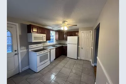 48-50 Elm Circle, West Springfield, MA 01089 - Photo 3