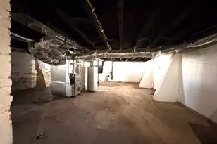 229 Central St, Springfield, MA 01105 - Photo 15