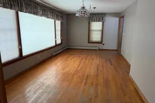 96 Townsend St, Pepperell, MA 01463 - Photo 5