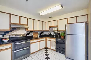 382 Ocean Ave, Revere, MA 02151 - Photo 5