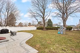 7 Larkin Ln, Salem, MA 01970 - Photo 33