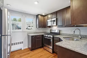 18-20 Genetti Cir, Bedford, MA 01730 - Photo 7