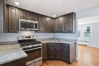 18-20 Genetti Cir, Bedford, MA 01730 - Photo 9