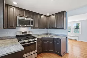 18-20 Genetti Cir, Bedford, MA 01730 - Photo 9