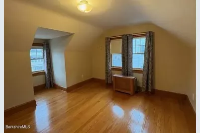 84 North Summer St, Adams, MA 01220 - Photo 27