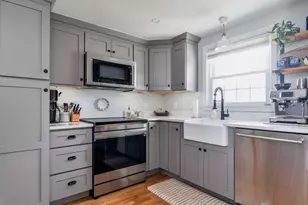 53 Winfield St, Dedham, MA 02026 - Photo 9