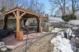 81 Glenwood St, Lynn, MA 01902 - Photo 17