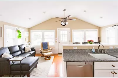 62 Cottage St #7, West Brookfield, MA 01585 - Photo 3