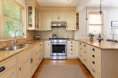 17 Coolidge St, Brookline, MA 02446 - Photo 13