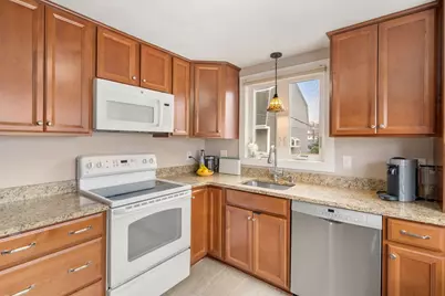 1 Circuit Lane #D, Watertown, MA 02472 - Photo 5