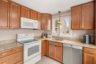 1 Circuit Ln, Watertown, MA 02472 - Photo 5