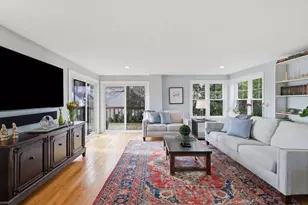 8 Linden St, Marblehead, MA 01945 - Photo 3