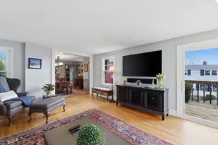 8 Linden St, Marblehead, MA 01945 - Photo 5