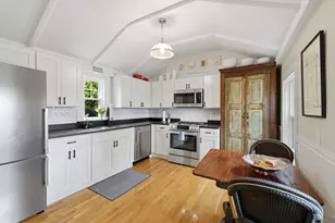 8 Linden St, Marblehead, MA 01945 - Photo 7