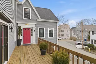 8 Linden St, Marblehead, MA 01945 - Photo 33