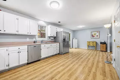 4 Hillside Dr, Sutton, MA 01590 - Photo 3