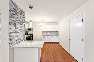 6 Venice, Danvers, MA 01923 - Photo 5