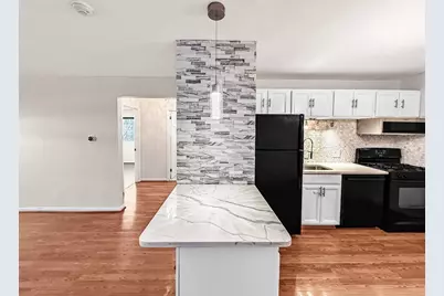 6 Venice #B3, Danvers, MA 01923 - Photo 3