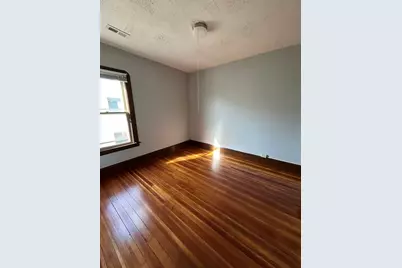 40 Orchard St, Chicopee, MA 01013 - Photo 5