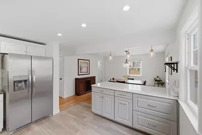 7 Pleasantdale Rd, Boston, MA 02132 - Photo 15