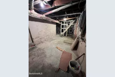 334 Columbus Ave, Pittsfield, MA 01201 - Photo 9