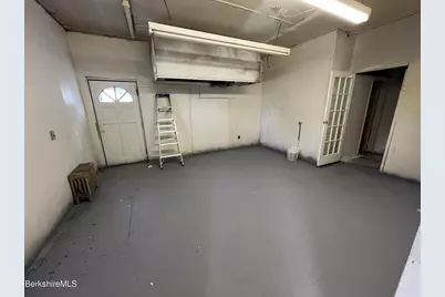 334 Columbus Ave, Pittsfield, MA 01201 - Photo 33