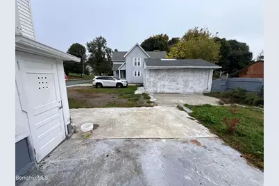 334 Columbus Ave, Pittsfield, MA 01201 - Photo 5