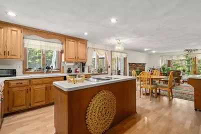 16 Parmenter Rd, Framingham, MA 01701 - Photo 9