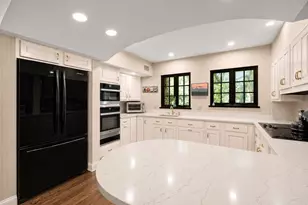 16 Alberta Rd, Brookline, MA 02467 - Photo 7
