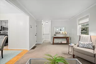 235 Heritage Dr, Northbridge, MA 01588 - Photo 5