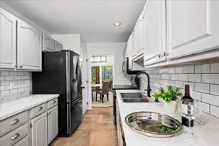 235 Heritage Dr, Northbridge, MA 01588 - Photo 9