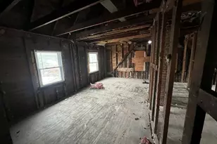 71 Center St, Pittsfield, MA 01201 - Photo 9