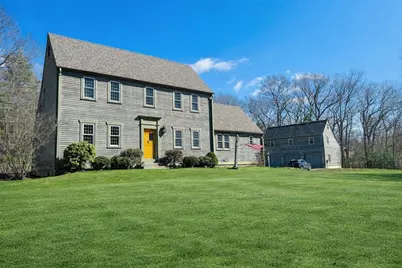 2 Marie Dr, Blackstone, MA 01594 - Photo 1