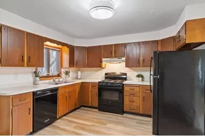 164 W Main St, Dudley, MA 01571 - Photo 9