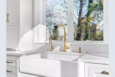 25 Falmouth Rd, Arlington, MA 02474 - Photo 11