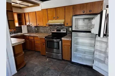 15 Edward St, Worcester, MA 01605 - Photo 3