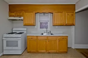 36 Daniel St, Springfield, MA 01151 - Photo 13