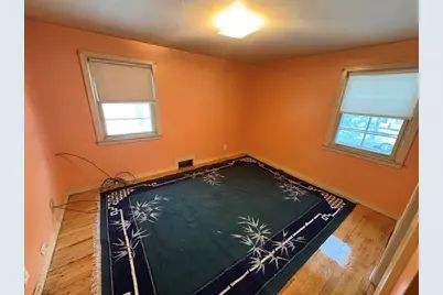 47 Arbutus St, Springfield, MA 01109 - Photo 5