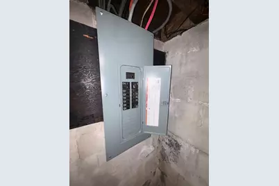 47 Arbutus St, Springfield, MA 01109 - Photo 13