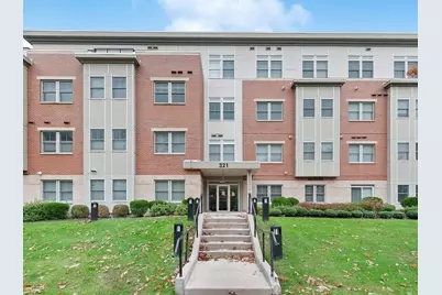321 Hammond Pond Pkwy #106, Brookline, MA 02467 - Photo 1