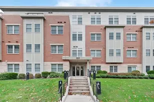 321 Hammond Pond Pkwy, Brookline, MA 02467 - Photo 1