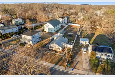 241 Mendon Rd, Attleboro, MA 02703 - Photo 19