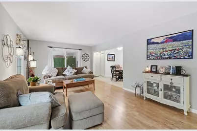 20 Jamestown Drive #B, Springfield, MA 01108 - Photo 1