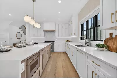 71 Cloverdale #1, Newton, MA 02461 - Photo 3