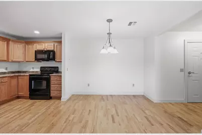 7 Crescent Way #302, Sturbridge, MA 01518 - Photo 3