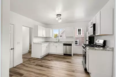 3 Marshall St, Haverhill, MA 01832 - Photo 7