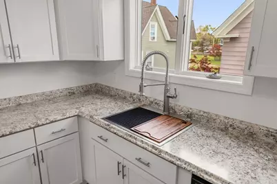 3 Marshall St, Haverhill, MA 01832 - Photo 9