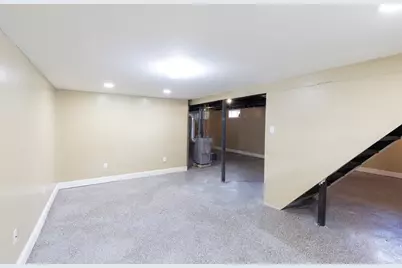 2085 Memorial Drv, South Hadley, MA 01075 - Photo 27