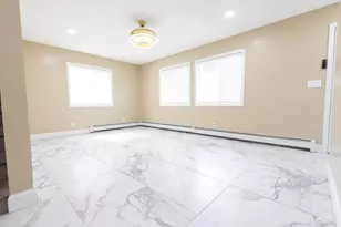 2085 Memorial Dr, South Hadley, MA 01075 - Photo 17